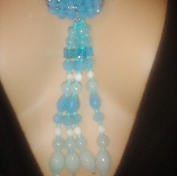 GENUINE BLUE QUARTZ NECKLACE WITH GARNETS - Picture 4 of 8